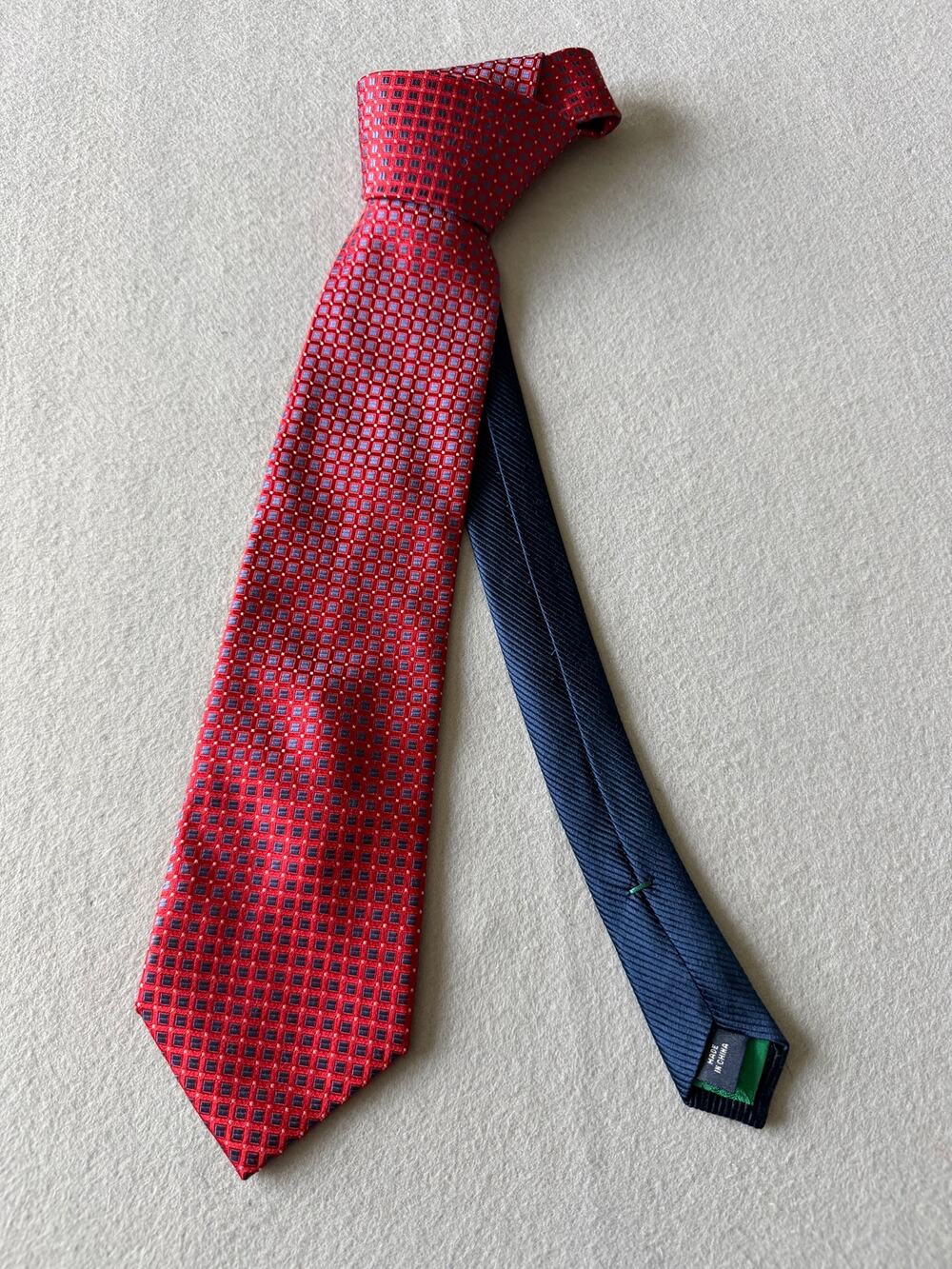 Tommy Hilfiger Red Silk Power Tie Geometric Mens Business Executive Necktie